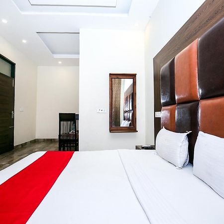 Hotel Woodcrest Zirakpur Chandigarh- Best Family Hotel - Luxurious Rooms - Unit Of Sidham Group Buitenkant foto