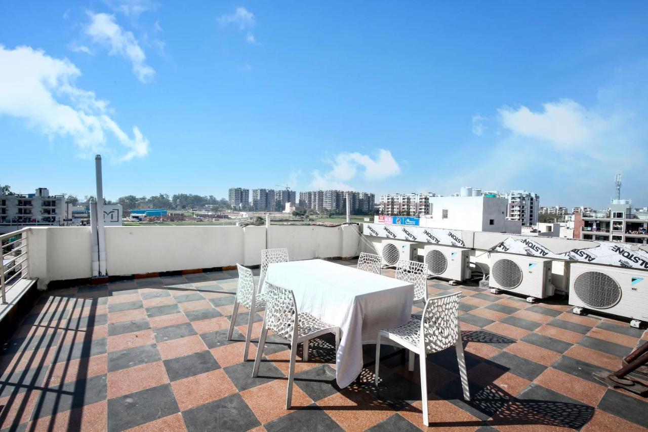 Hotel Woodcrest Zirakpur Chandigarh- Best Family Hotel - Luxurious Rooms - Unit Of Sidham Group Buitenkant foto